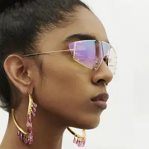 2021 New arrival Fashion Rihanna rivet Sunglasses Woman Rimless Oversized Gafas Shades