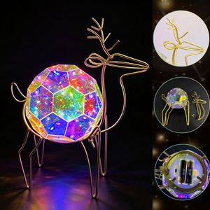Renne en métal doré avec lumière LED prismatique irisée, figurine de cerf holographique, sculpture de cerf pour centre de table à la maison - Product Image 4