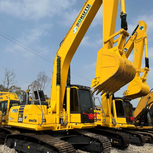 Excavatrice hydraulique sur chenilles Komatsu PC200 d'occasion de 20 tonnes de type moyen-grand Marque fiable État stable disponible pour inspection - Product Image 1