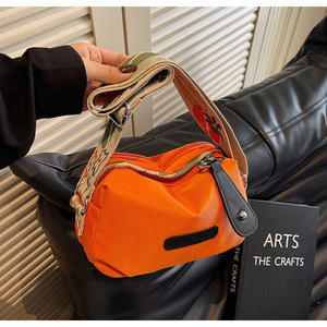 Colefa Atacado Fabricante de Bolsas de Ombro Personalizadas Bolsas Transversais de Oxford Laranja Feitas à Mão para Mulheres e Meninas 2026 - Product Image 1