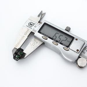 Brújula para exteriores, plástico luminoso portátil de alta precisión de 16mm con letras en inglés para montañismo y acampada - Product Image 5