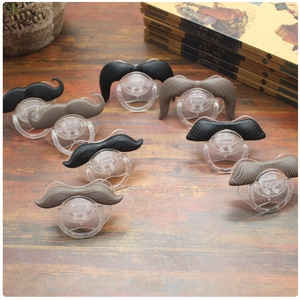 Sucette pour bébé en silicone amusante de nouvelle conception, lèvres rouges, dents, barbe, sucette pour bébé pour fête - Product Image 3