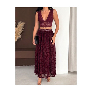 Jupe en tulle floqué bordeaux pour femme, taille élastique, longueur 100 cm, motif floral discret, silhouette basique - Product Image 3