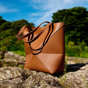 Sac fourre-tout à bandoulière en cuir véritable pliable personnalisé, grande capacité, style rétro élégant, patchwork géométrique, sac seau pliable - Product Image 3