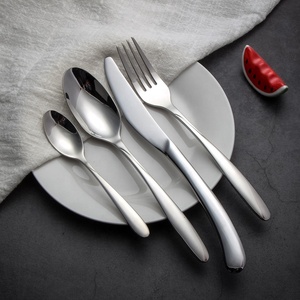 Fourchettes à dîner <span class=keywords><strong>de</strong></span> luxe, ensemble <span class=keywords><strong>de</strong></span> <span class=keywords><strong>couverts</strong></span>, fourchettes à dessert en acier inoxydable, ensemble <span class=keywords><strong>de</strong></span> <span class=keywords><strong>couverts</strong></span> en acier inoxydable <span class=keywords><strong>de</strong></span> <span class=keywords><strong>8</strong></span> pouces - Product Image 4
