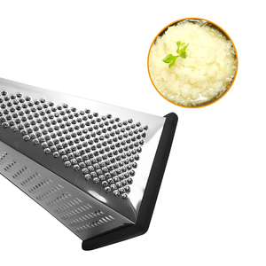 Râpe manuelle 4 faces en acier inoxydable <span class=keywords><strong>de</strong></span> qualité supérieure pour fruits et légumes, prix <span class=keywords><strong>de</strong></span> gros, gadget <span class=keywords><strong>de</strong></span> cuisine personnalisé pour la maison - Product Image 3