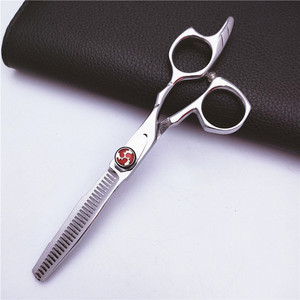 กรรไกรตัดผม Gt Red High Screw ขนาด 62 มม. กรรไกรซอยผมตรง สำหรับใช้ในงานเสริมสวย สำหรับคนถนัดขวา ผลิตจากสแตนเลส 440C - Product Image 5