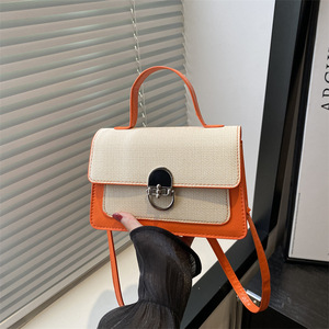 2025 nouveauté dames sac à main en cuir PU léger luxe petit sac carré avec serrure sac à bandoulière pour les femmes - Product Image 2