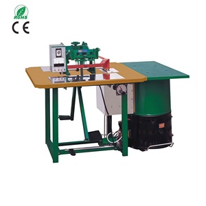 Machine de soudage haute fréquence à faible consommation d'énergie pour sacs d'emballage, imperméables et bottes de pluie, à <span class=keywords><strong>prix</strong></span> avantageux, très demandée - Product Image 1