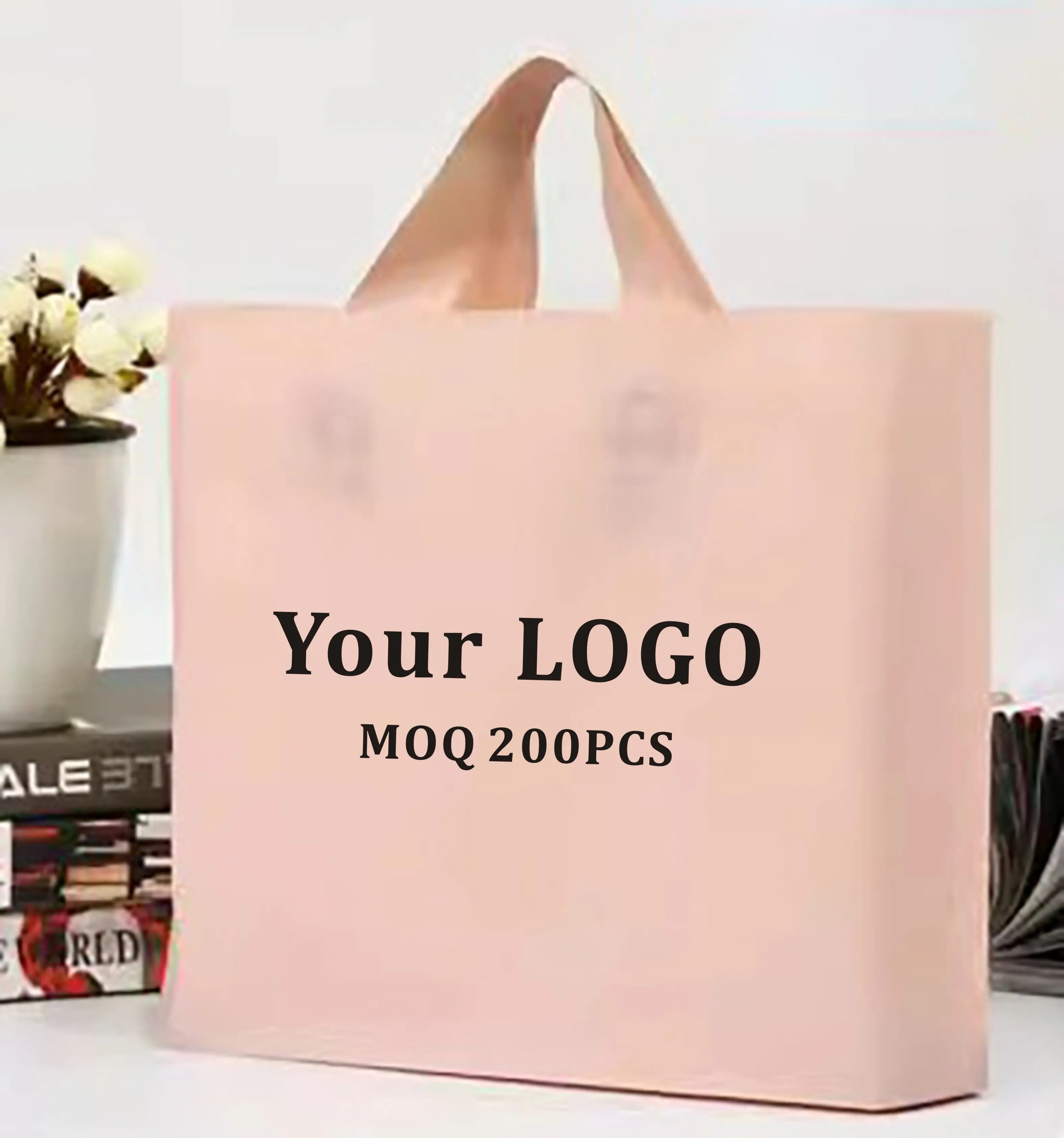 Custom Logo Printing Matte Frosted Plastic Shopping Carry Bag Biodegradável Clothing Store Bag para Pacote