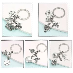 Llaveros Deportivos de Aleación en Color Plata Antigua, Estilo Europeo y Americano, Llavero de Fútbol, Baloncesto y Voleibol - Product Image 3