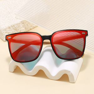 Lunettes de soleil carrées pour femmes, monture noire, verres rouges, protection UV400 polarisée, TR90 TAC, protection solaire, mode, extérieur, conduite, cyclisme - Product Image 1