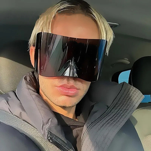 2024 un pezzo maschera oversize Y2k <span class=keywords><strong>occhiali</strong></span> <span class=keywords><strong>da</strong></span> <span class=keywords><strong>sole</strong></span> uomo donna moda Punk personalità senza montatura scudo Hip Hop Party <span class=keywords><strong>occhiali</strong></span> <span class=keywords><strong>da</strong></span> <span class=keywords><strong>sole</strong></span> femminili - Product Image 1