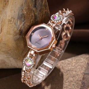 Reloj de Pulsera de Aleación con Diamantes de Imitación Redondos y Coloridos, Diseño Versátil y Moderno 2025, en Stock, Venta al Por Mayor - Product Image 2
