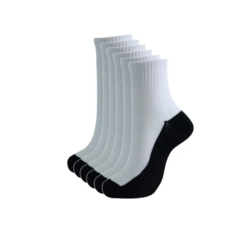 KT3-A439 blanc avec fond noir semelle chaussettes noires fonds blancs