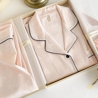 Pyjama long en soie glacée rayé et respirant pour femme – Élégant et luxueux, à manches longues, idéal pour l'été
