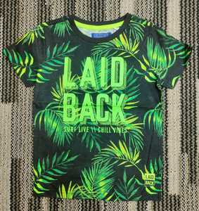 Elegante camiseta gráfica para niños Estampados de colores vibrantes Patrones únicos adecuados para fiestas de cumpleaños Eventos escolares Reuniones familiares - Product Image 2