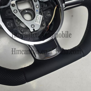 Volant de direction en cuir perforé personnalisé, neuf et best-seller, avec bande supérieure pour Audi TT - Product Image 3