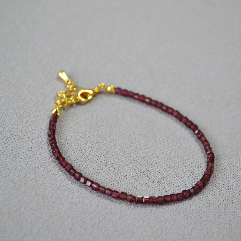 Gold 2-2.5MM Garnet