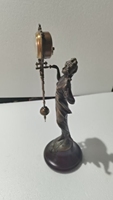 Horloge de table mécanique à pendule oscillant de style Diana en laiton antique américain du XVIIe siècle, imitée, 3 jours d'autonomie