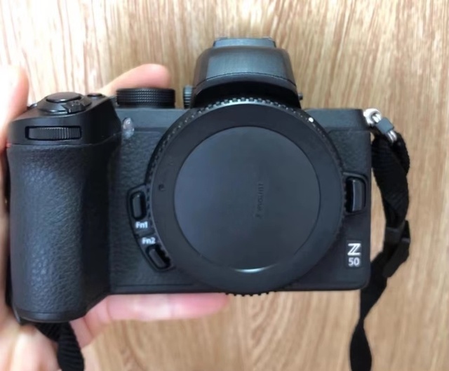 Cheap Mirrorless FHD Video Recording Digital Camera Original Second Hand Body Only CMOS Sensor Built-in Wireless Optical Image
