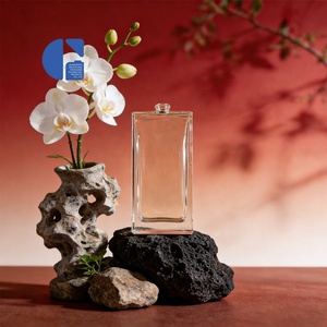 Directo <span class=keywords><strong>de</strong></span> Fábrica, OEM, Alta Calidad, Botella <span class=keywords><strong>de</strong></span> Vidrio Cuadrada Transparente <span class=keywords><strong>de</strong></span> 100 ml para Fragancias, Envase <span class=keywords><strong>de</strong></span> Perfume <span class=keywords><strong>de</strong></span> Pared Gruesa para Marcas <span class=keywords><strong>de</strong></span> Nicho - Product Image 1