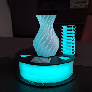 Filament <span class=keywords><strong>PLA</strong></span> <span class=keywords><strong>HD</strong></span> 1,75 mm 1 kg pour imprimante 3D, tolérance élevée 0,05 mm, compatible lit chauffant 190-230°C, biodégradable, impression facile - Product Image 2