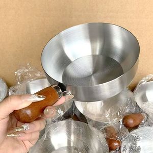 Olla pequeña de acero inoxidable para preparar comida para bebés con mango de madera, resistente al calor y a las caídas, para aceite caliente y fideos instantáneos. - Product Image 4