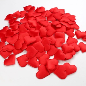 Commercio all'ingrosso 35mm tessuto satinato cuore Patch 3D cuore imbottito decorazioni per la tavola & letto San Valentino cuore abbellimento - Product Image 6