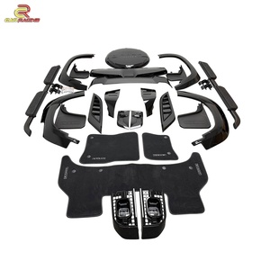 Kits de carrosserie en fibre de carbone sèche style urbain pour Land Rover 90 110 Defender 2020-2024 : Garde-boue, Cache-roue arrière, Jupes latérales, Spoiler - Product Image 1