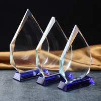 Trophées en verre personnalisés en gros de Guangzhou, trophées en verre K9 avec sublimation, trophée en verre avec base bleue