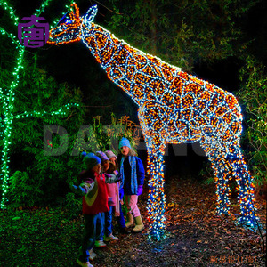 Lumières LED en forme de renne en métal et rotin personnalisées, certifiées IP65, garantie 2 ans, pour décorations de fêtes intérieures. - Product Image 5