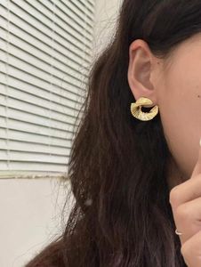 Nuovi <span class=keywords><strong>orecchini</strong></span> a conchiglia placcati in <span class=keywords><strong>oro</strong></span> 18K personalizzati di fascia alta di tendenza europei americani - Product Image 3