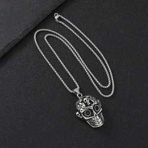 <span class=keywords><strong>Collana</strong></span> Vintage in Acciaio Inossidabile Hip-hop Retrò con Testa di <span class=keywords><strong>Leone</strong></span> per Uomo, Pendente in Titanio con Artiglio di Teschio - Product Image 5