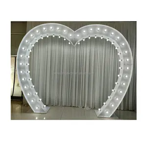 Love Heart Wedding White Led Light Arch Frame Tunnel in metallo per la decorazione del parco delle feste di eventi