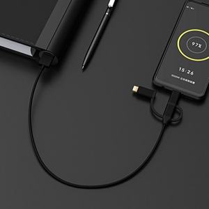 Bloc d'alimentation portable noir 3-en-1 avec <span class=keywords><strong>c</strong></span>âble de données Type-<span class=keywords><strong>C</strong></span> pour une charge rapide et un transfert de données, compatible avec IP 14 Android <span class=keywords><strong>USB</strong></span> - Product Image 4