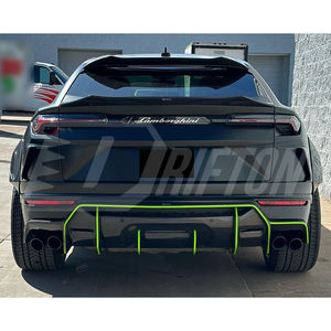 Diffuseur arrière agressif en fibre de carbone visible pour Lamborghini URUS - Product Image 2