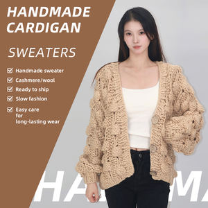 كارديجان نسائي فاخر محبوك يدويًا جاهز للشحن، سترة نسائية عالية الجودة بتصميم أنيق - Product Image 1