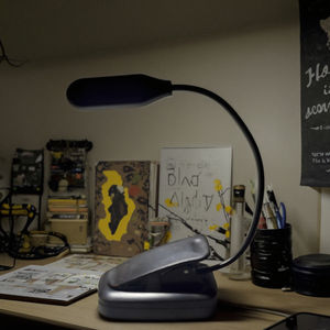 समायोज्य लचीला मिनी नाइट लाइट ए बैटरी एक रंग मिनी नेतृत्व क्लिप-ऑन डेस्क लैंप बुक लाइट पढ़ने के लिए प्रकाश - Product Image 5