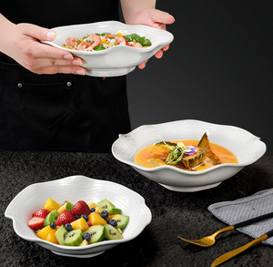 ชามเซรามิกโบฮีเมียนขอบทองหรูหรา เป็นมิตรกับสิ่งแวดล้อม ทนทาน ดีไซน์ลายนูน สำหรับเสิร์ฟของหวาน อาหารหรู โรงแรม งานแต่งงาน - Product Image 6