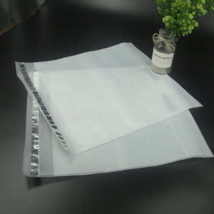 Nhà sản xuất tùy chỉnh <span class=keywords><strong>Poly</strong></span> mờ bưu phẩm nhựa bưu phẩm vận chuyển gửi thư túi với chết cắt xử lý cho bài - Product Image 5