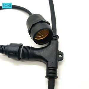 อะแดปเตอร์ต่อสายไฟ LED ขนาด 4 มิลลิเมตรแบบสี่เหลี่ยม ขั้วต่อแบบเสียบปลั๊ก DC วัสดุ PVC - Product Image 3