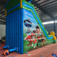 Château gonflable commercial en PVC 4*8*7m avec double piste de saut pour enfants, idéal pour les jeux en plein air, en promotion
