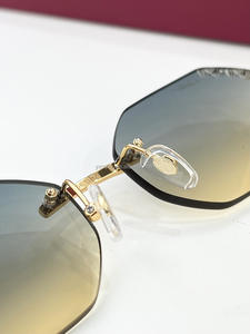 Gafas de Sol Cuadradas Sin Marco de Diseño Unisex de Lujo Personalizadas 2026 con Protección UV400, Gafas de Sol con Corte de Diamante - Product Image 4