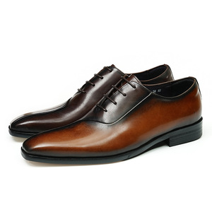 Chaussures en cuir formelles pour hommes, rétro, nostalgiques, haut de gamme, faites à la main, couleur assortie, style Oxford, pour cocktail et mariage - Product Image 1