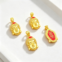 Breloque tête de Bouddha double face en alliage de zinc plaqué or 18 carats avec émail rouge et symbole porte-bonheur pour la création de colliers et bijoux DIY