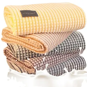Custom Flannel Fleece Throw printing warm winter knit Blanket for live wholesale