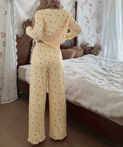 Pijama informal de algodón amarillo con estampado para mujer, conjunto de dos piezas, ropa de dormir personalizable, ODM - Product Image 2