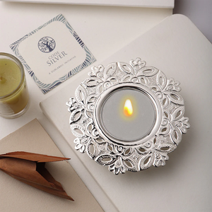 Support de bougie chauffe-plat décoratif Rangoli Design, finition argentée, porte-diya pour la décoration intérieure, les fêtes et les cadeaux de mariage - Product Image 3