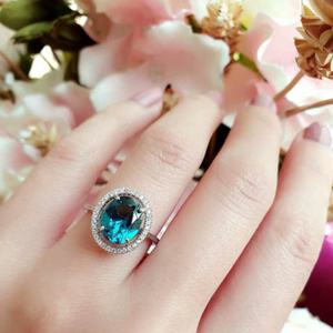 Oval corte azul Paraiba turmalina oro blanco anillo de Halo de diamantes simulados promesa de compromiso, plata esterlina - Product Image 2